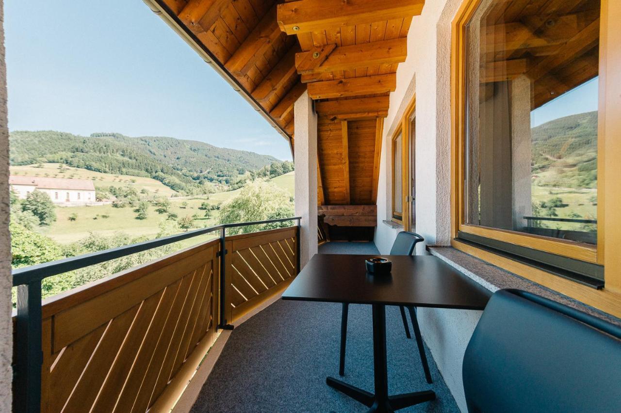 Moderne 2 Zi.-Fewo Blackforest Art Naehe Freiburg Зимонсвальд Экстерьер фото